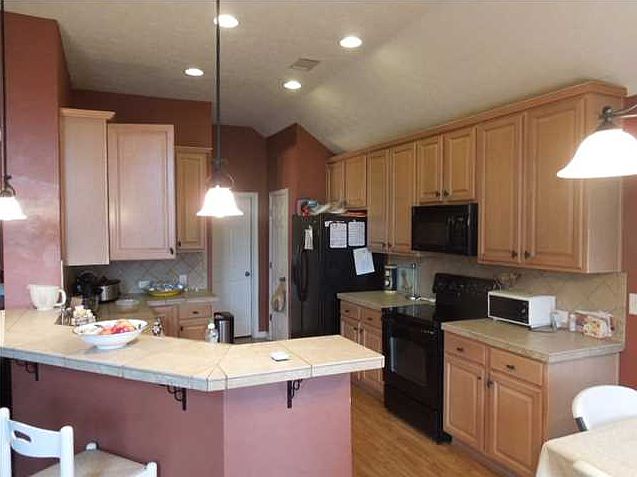 1st image of 424 Stoneybrooke Way