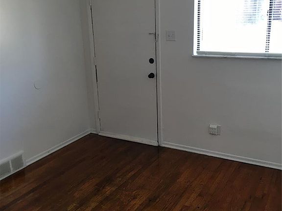 4th image of 2121 Withnell Ave