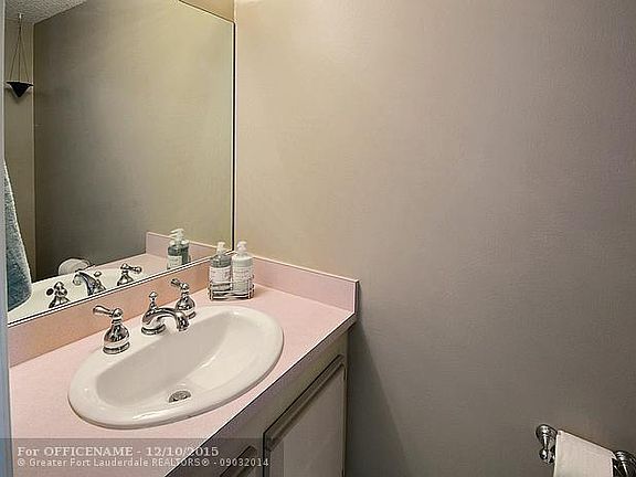 4th image of 1999 NE 15th Ave #1