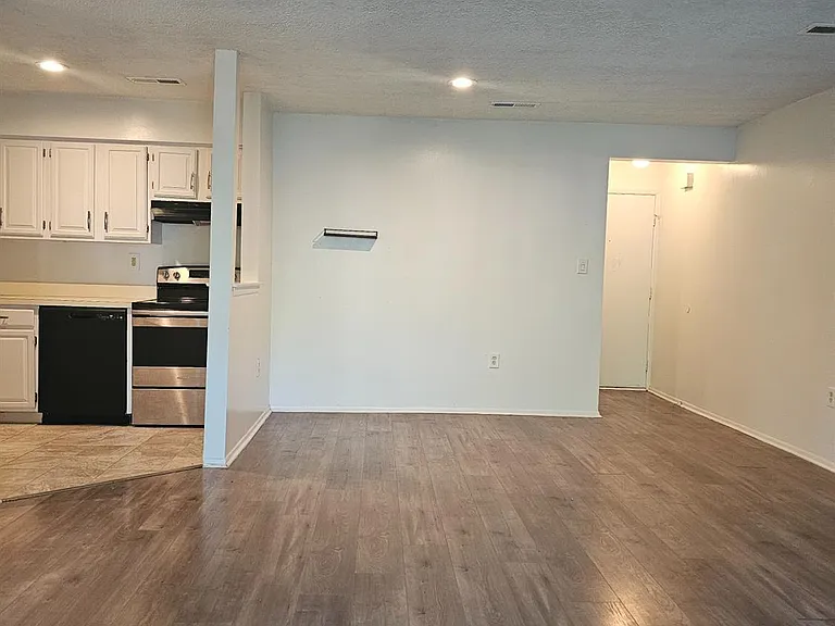 2307 Aspen Dr — Photo 5