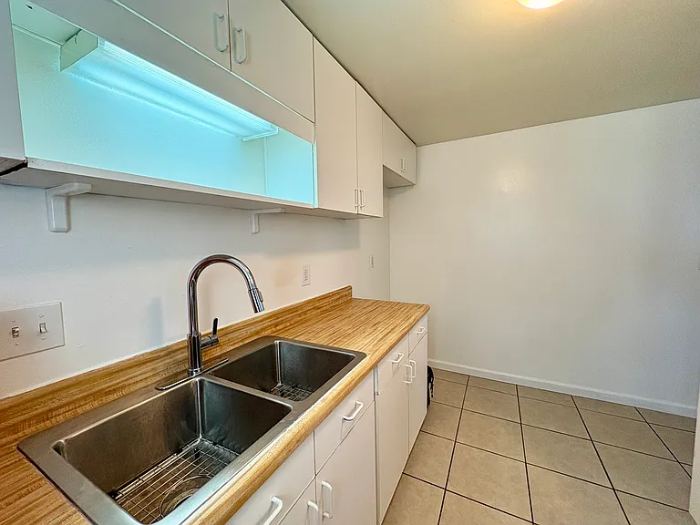 2064 E Evergreen St #2064 — Photo 9