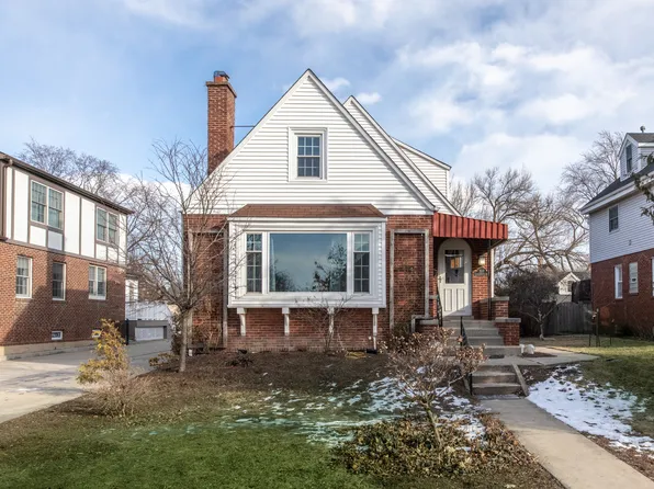 927 S Prospect Ave, Park Ridge, IL 60068
