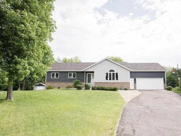 707 Erickson Ct, Sauk Rapids, MN 56379