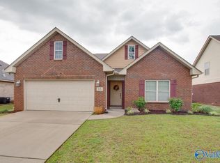18 Pecan Cir, Decatur, AL 35603