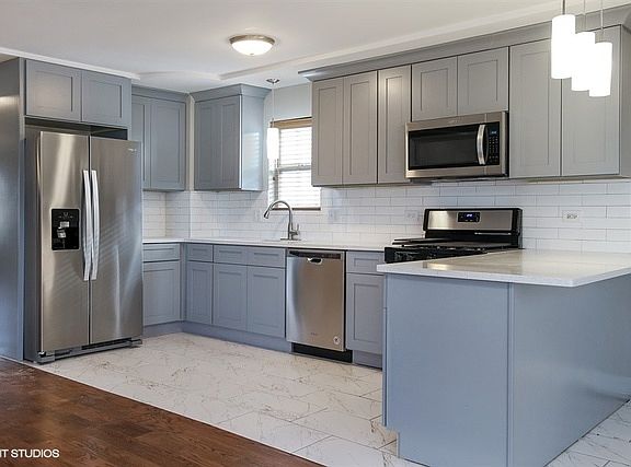 5th image of 8120 S Emerald Ave