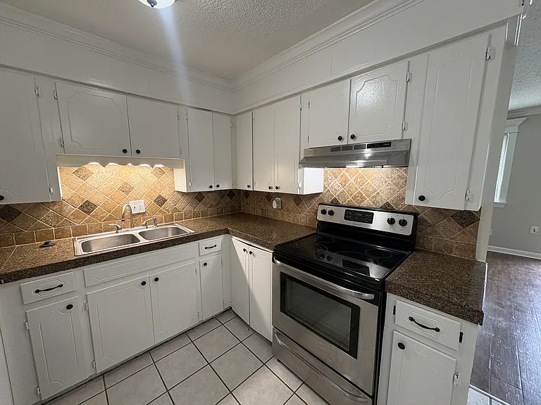 5101 H St #11 — Photo 6