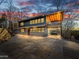 901 Whites School Rd, Sevierville, TN 37876