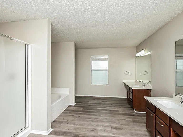 8304 Cutter Hill Ave — Photo 12