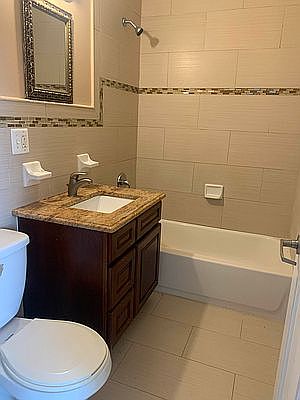 2nd image of 729 E 212th St APT 2R