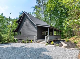 235 Red Bud Ln, Hiawassee, GA 30546