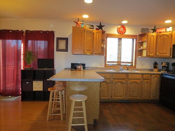5th image of 505 Parkwood Ct