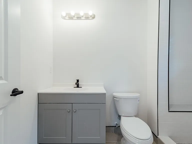 746 Seaport Dr #2 — Photo 37