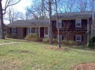 630 Westbrook Dr, Burlington, NC 27215