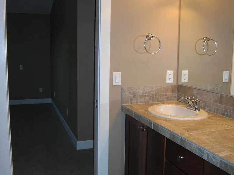 19412 SE 13th Way — Photo 15