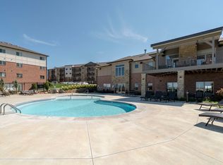 8300 Cheney Ridge Rd #234, Lincoln, NE 68516
