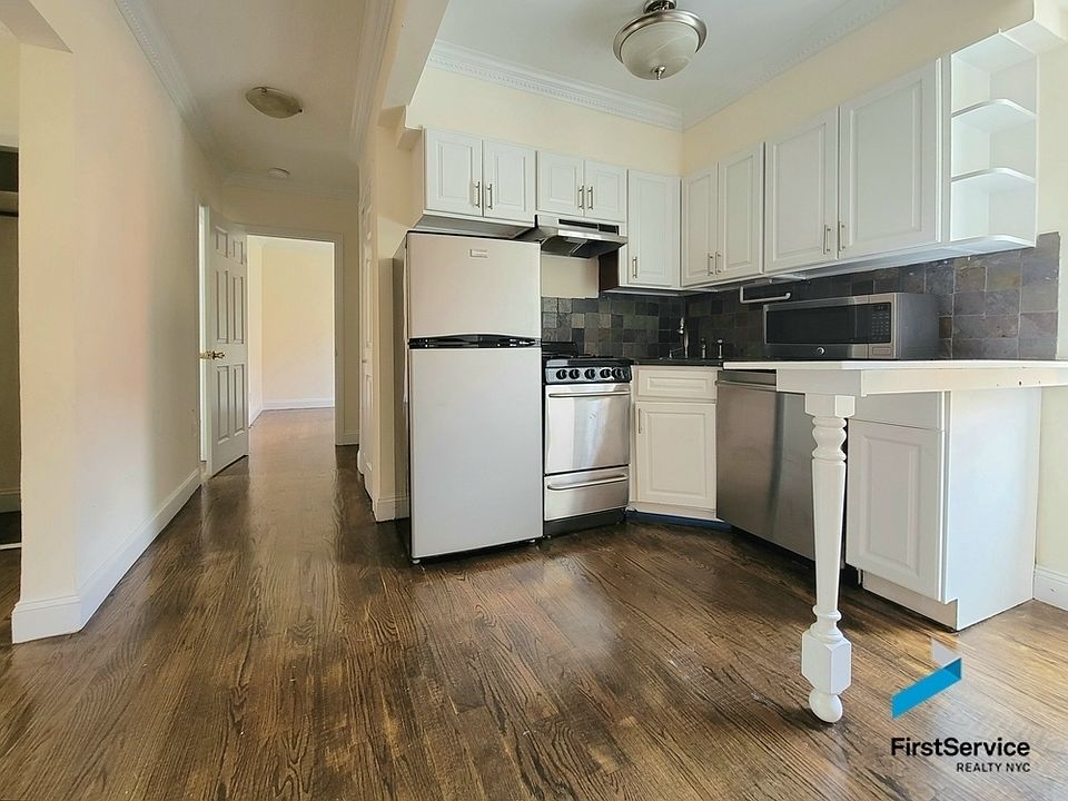 1st image of 61 1st Ave #7