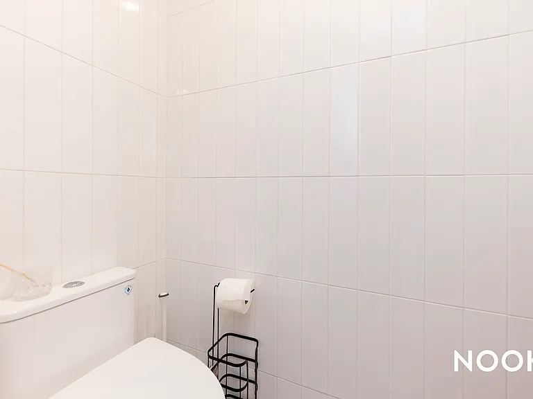 978 Kent Ave #1B — Photo 24