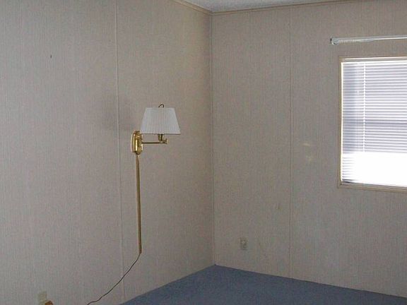 5th image of 236 Laurelcrest Cir