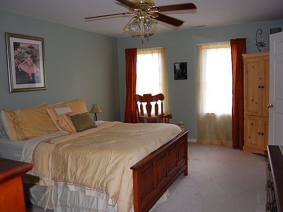 Master has large walk-in and master bath w/soaking tub and separate shower