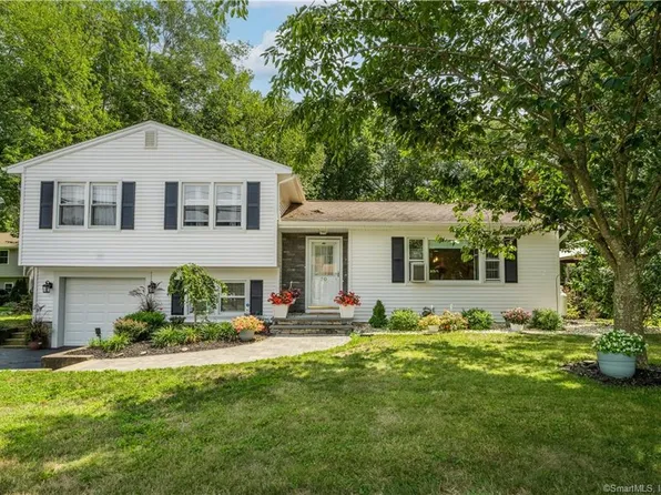 20 Old Black Point Road, East Lyme, CT 06357