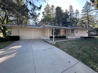 1525 S Harlem Ave, Freeport, IL 61032