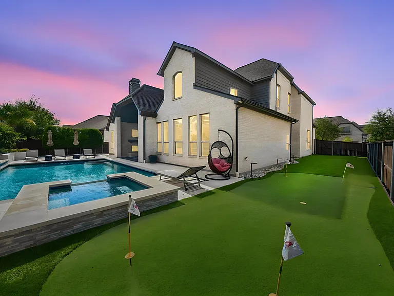 1410 Devonshire Dr — Photo 1