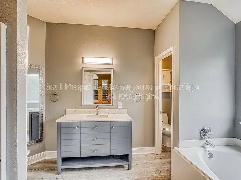 1122 Chase Park Dr — Photo 7