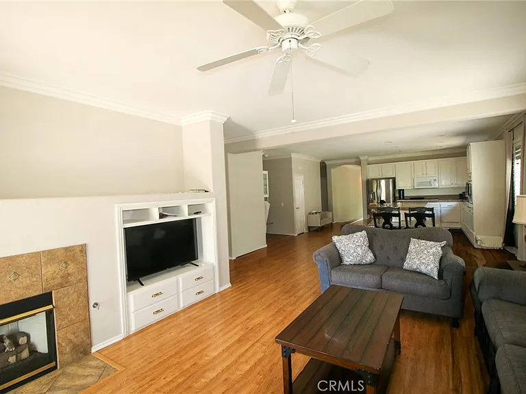 28025 Whisperwood Dr — Photo 4