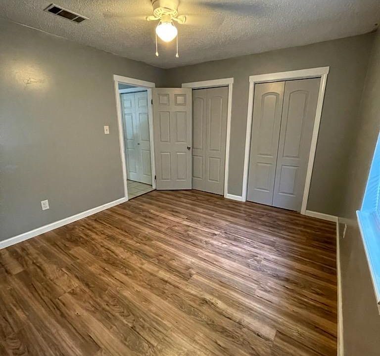 1st image of 613 W 4th Pl