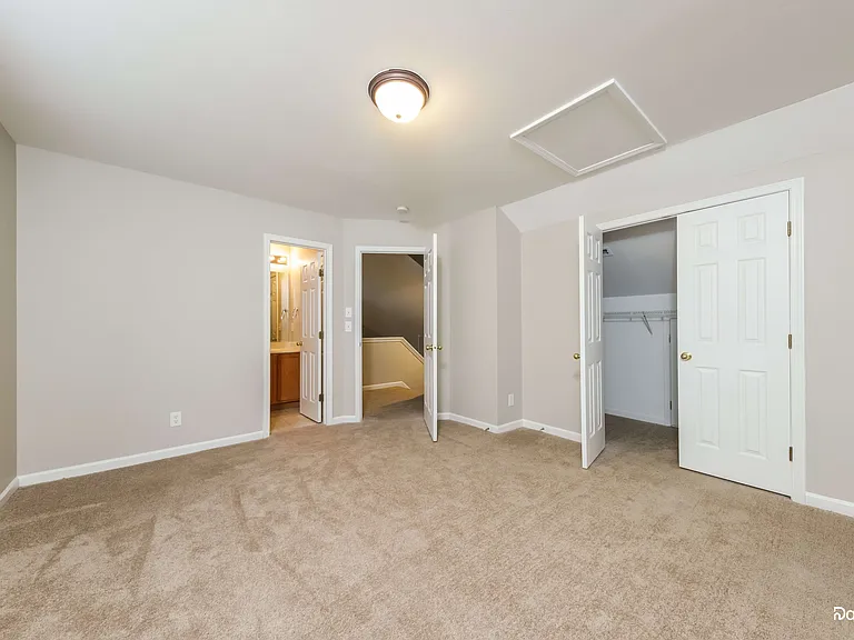 124 Dunbarton Ct — Photo 12