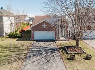 8 Lancelot St, Russell, ON K0A1W0