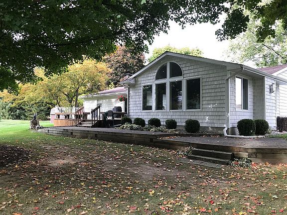 3rd image of 107 Rex St