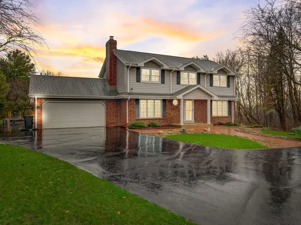 W311S6176 Hunters Crossing, Mukwonago, WI 53149