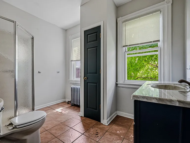 412 W 23rd St — Photo 15