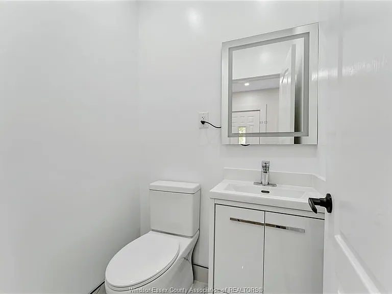 1245 Giles Blvd E — Photo 8