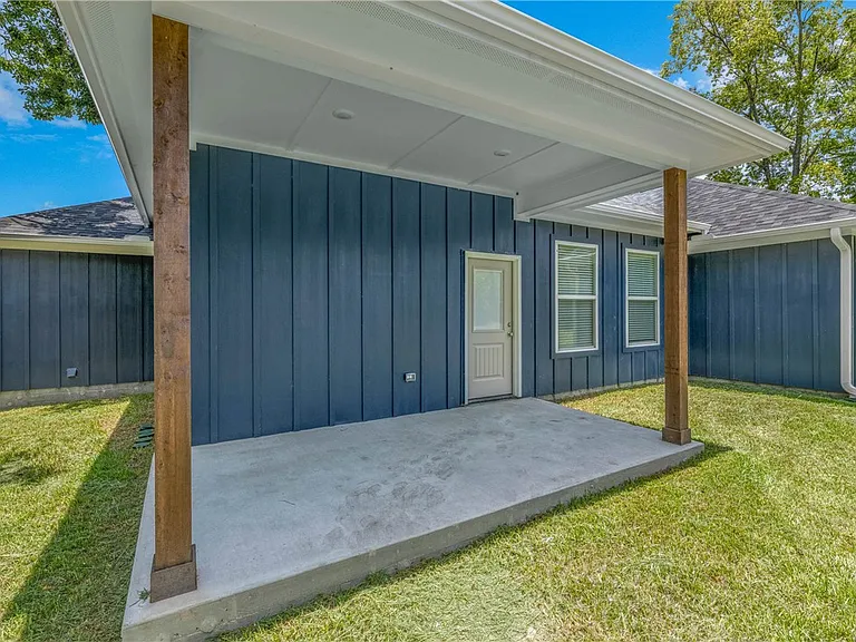 1220 Neal Pickett Dr — Photo 23