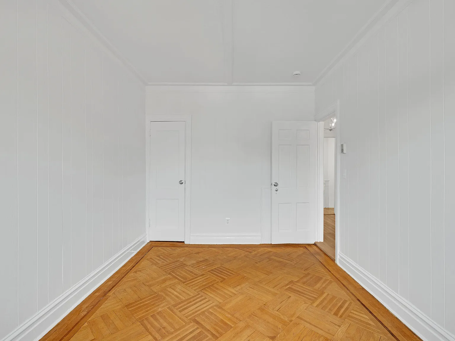 347 Greenwich Ave — Photo 3