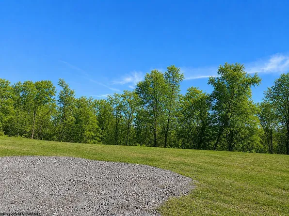 103 Mountain Ln, Morgantown, WV 26501