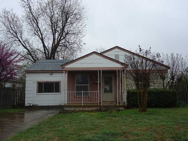 1st image of 3709 SE 24th St