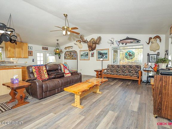 5th image of 775 W Briar Dr