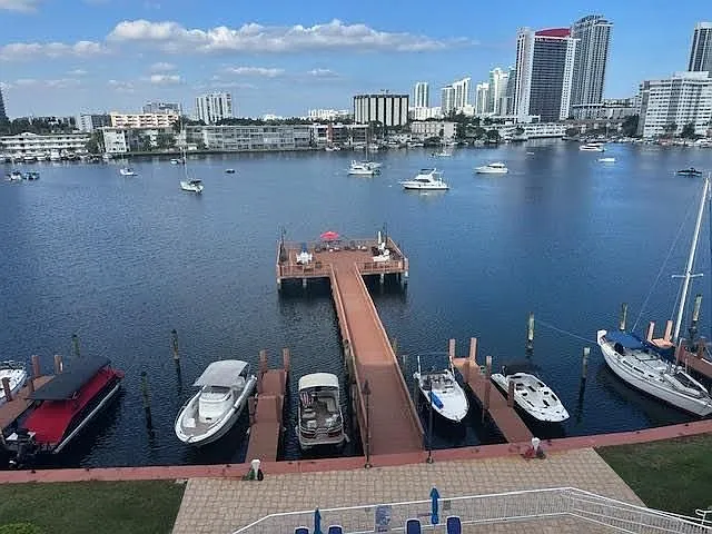 400 Golden Isles Dr #43 — Photo 15