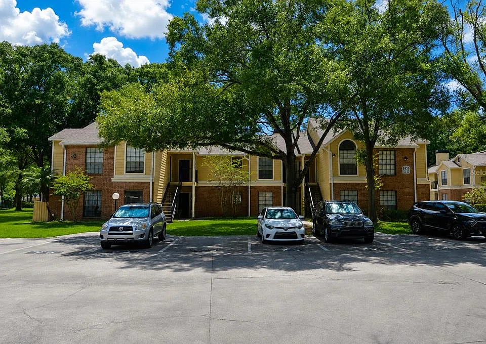 8625 Mallard Reserve Dr #101