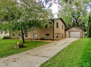 702 Roberts Ter, Marshalltown, IA 50158