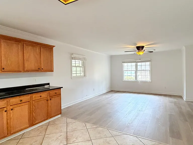 4411 Green Bay Trl — Photo 4