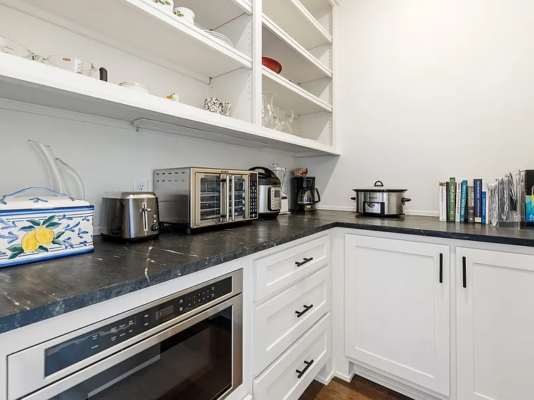 517 SE 6th St — Photo 11
