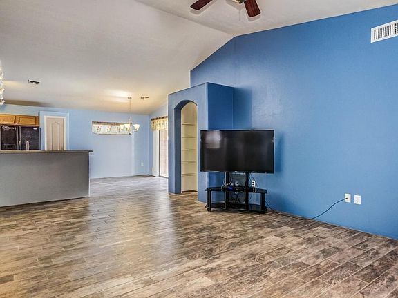 3rd image of 2895 N Mountain Creek Way