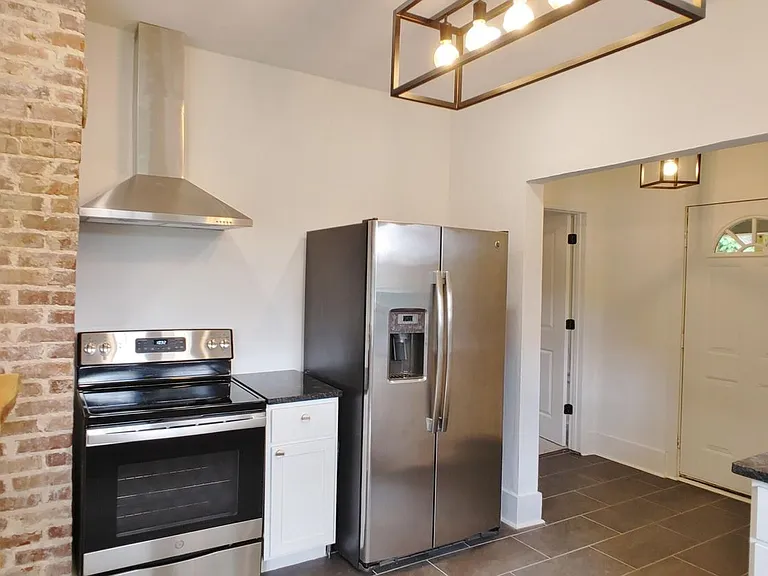 2123 Lyndon Ave — Photo 11