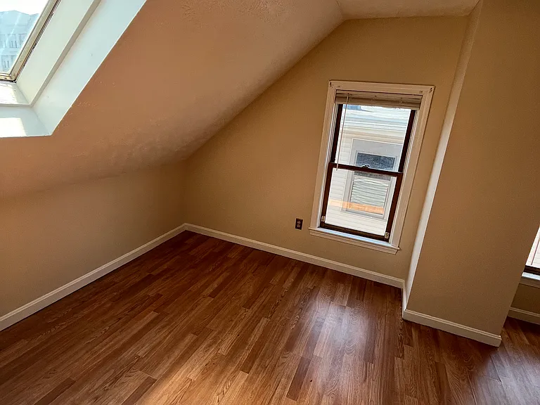 4 Ferryalls Ct #2 — Photo 6