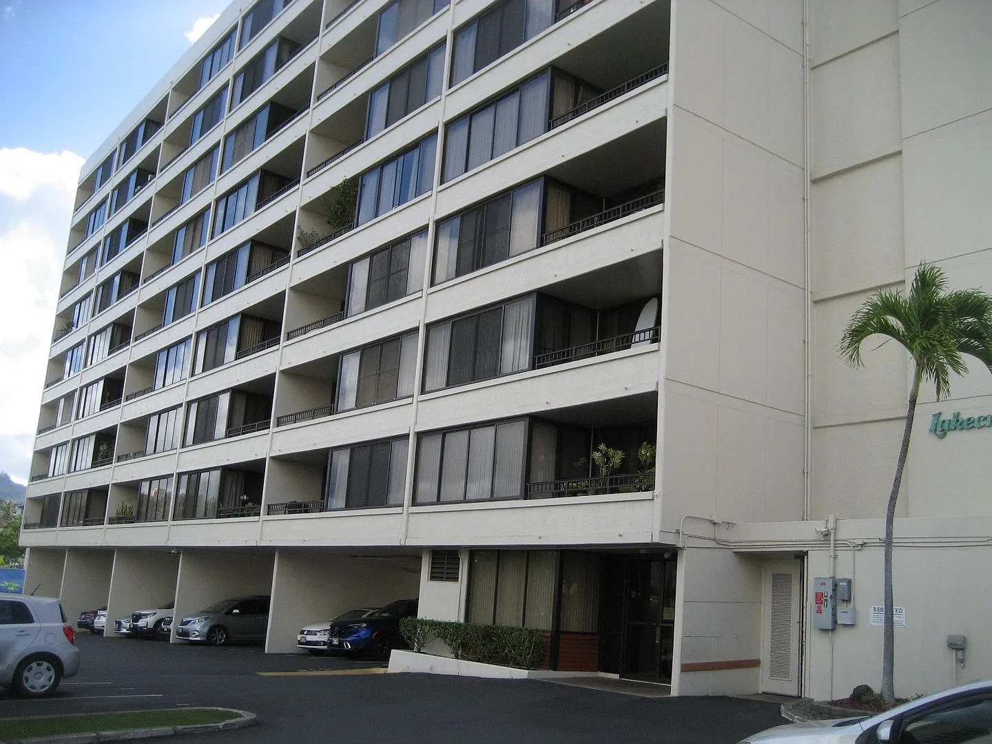 High Desirable 2 Bedroom 2 Bath Corner Unit in LakeCrest, Salt Lake — Photo 3