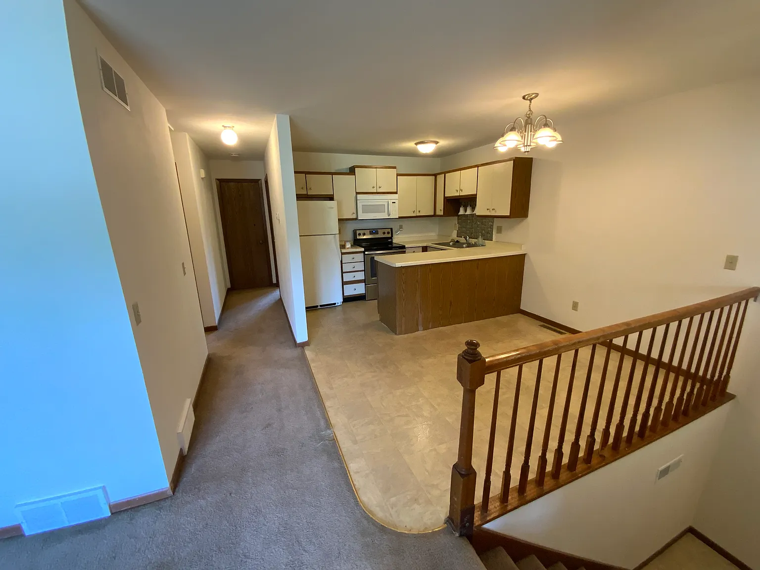 2703 Norwich St — Photo 2